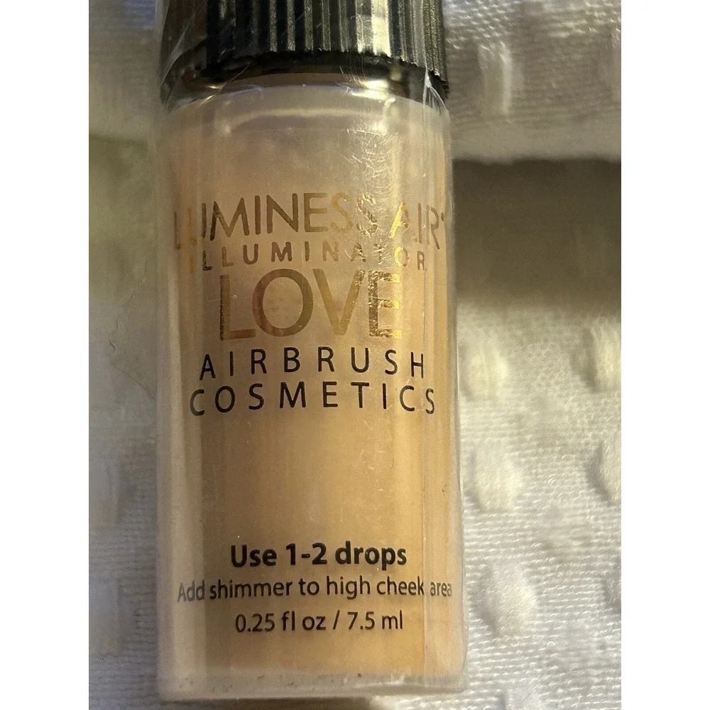 Luminess Air LOVE Illuminating Airbrush Makeup .25oz-NEW - Semi Sealed